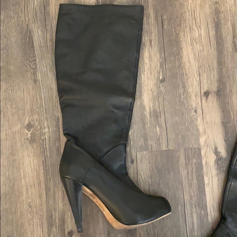 Dolce Vita black leather boots